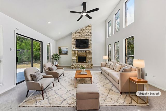 503 Hackberry ST, Lockhart, TX 78644