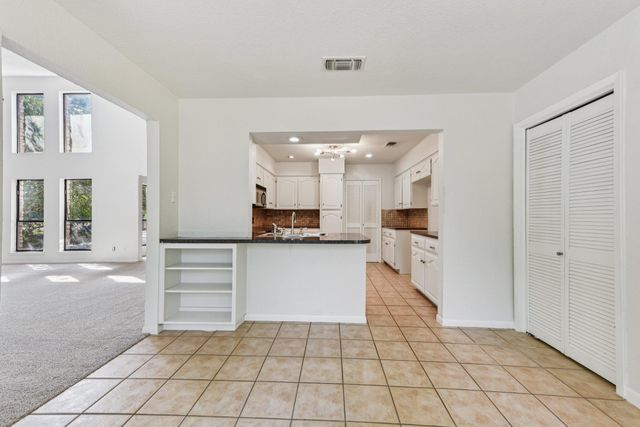 503 Hackberry ST, Lockhart, TX 78644