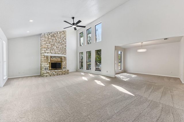 503 Hackberry ST, Lockhart, TX 78644