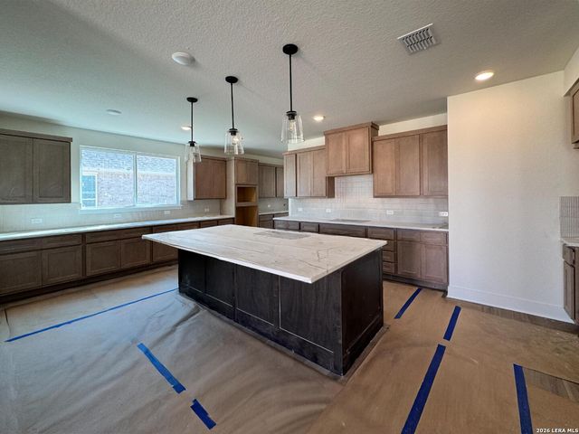 127 Megan's Point, Castroville, TX 78009