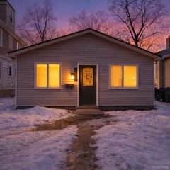 359 Edgewood Place, Ferndale, MI 48220