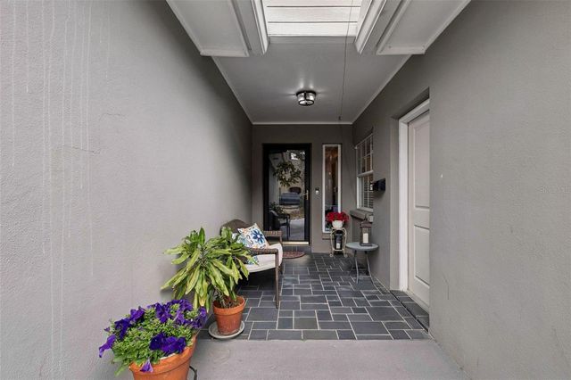 2417 W JETTON AVENUE, Tampa, FL 33629