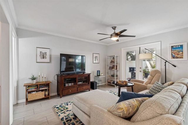 2417 W JETTON AVENUE, Tampa, FL 33629