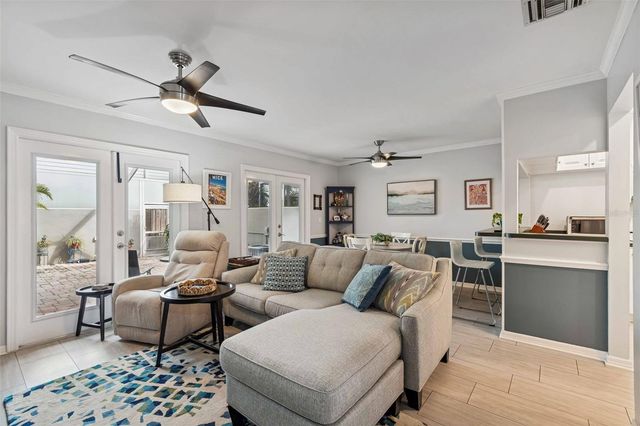 2417 W JETTON AVENUE, Tampa, FL 33629