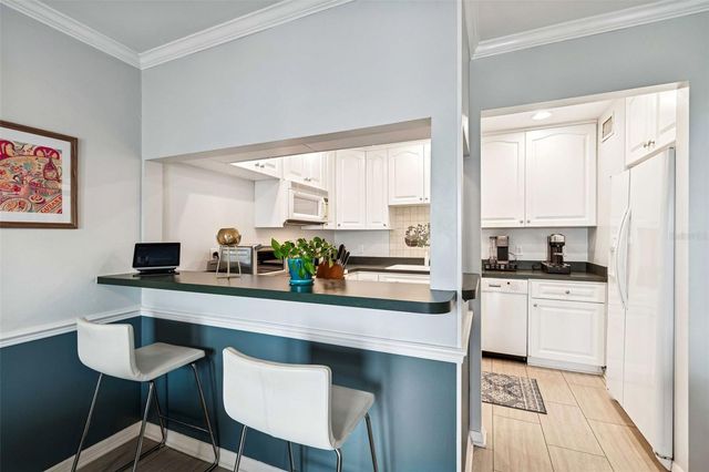 2417 W JETTON AVENUE, Tampa, FL 33629