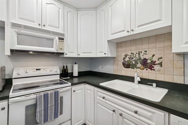 2417 W JETTON AVENUE, Tampa, FL 33629