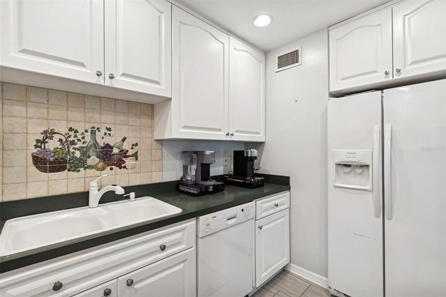 2417 W JETTON AVENUE, Tampa, FL 33629