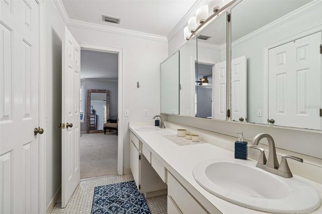 2417 W JETTON AVENUE, Tampa, FL 33629