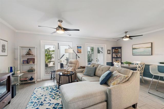 2417 W JETTON AVENUE, Tampa, FL 33629