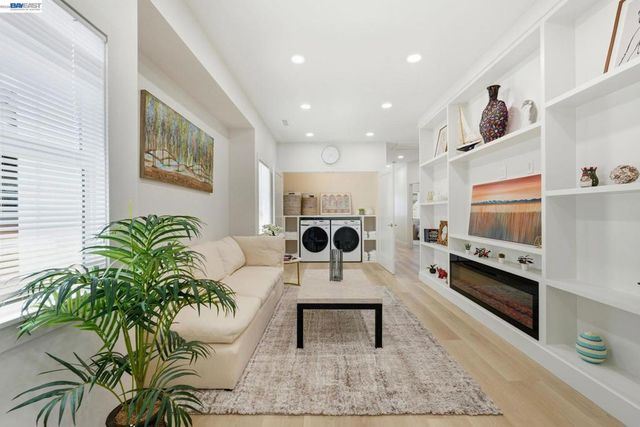 5605 E 16Th St, Oakland, CA 94621