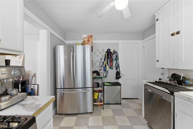 2161 Carabel Avenue, Lakewood, OH 44107