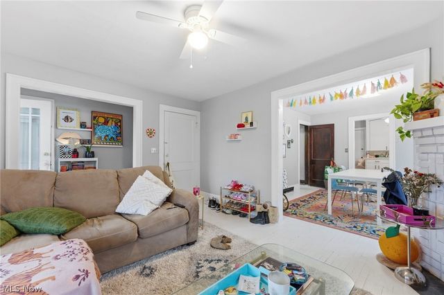 2161 Carabel Avenue, Lakewood, OH 44107