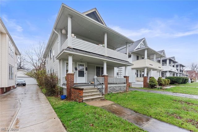 2161 Carabel Avenue, Lakewood, OH 44107
