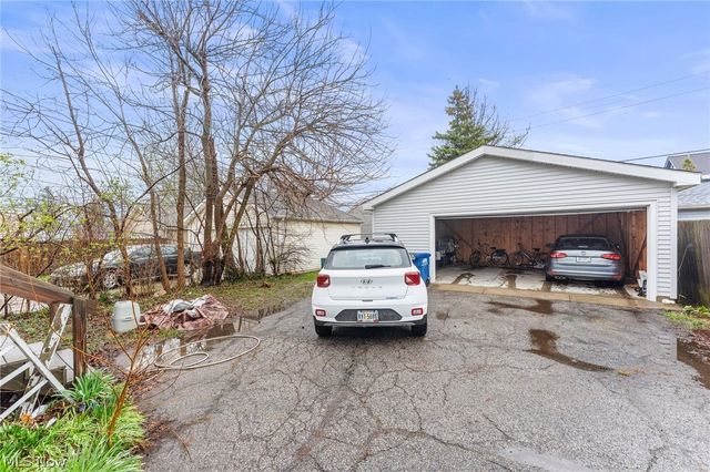 2161 Carabel Avenue, Lakewood, OH 44107