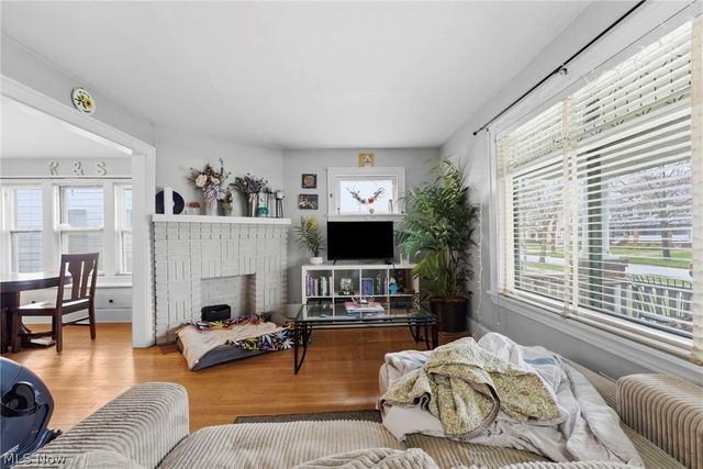 2161 Carabel Avenue, Lakewood, OH 44107