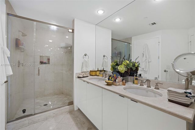 901 Brickell Key Blvd 2408, Miami, FL 33131