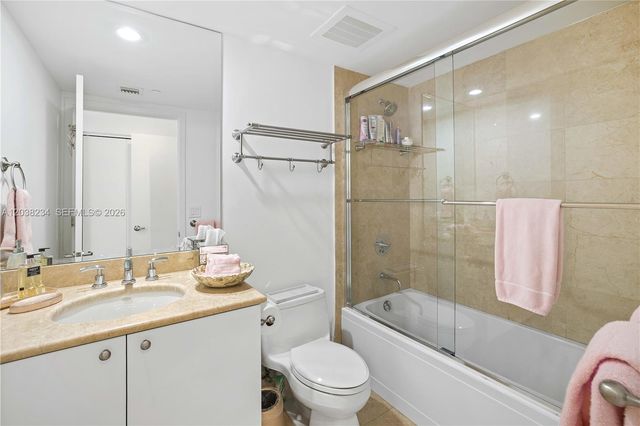 901 Brickell Key Blvd 2408, Miami, FL 33131