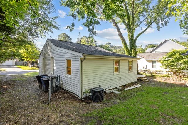 9 Pollux CIR, Portsmouth, VA 23701