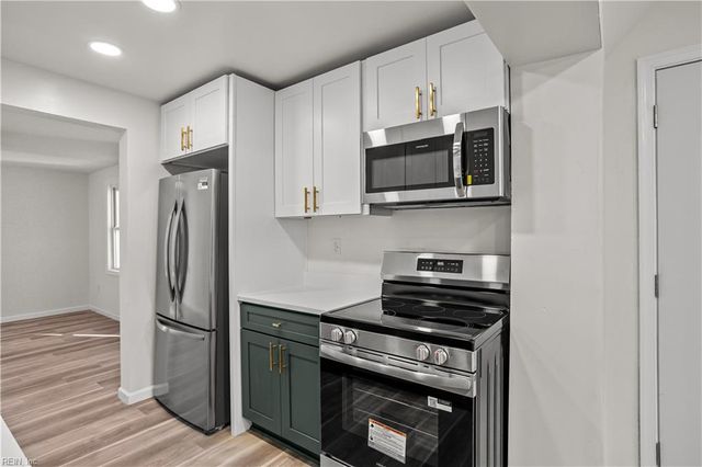 9 Pollux CIR, Portsmouth, VA 23701