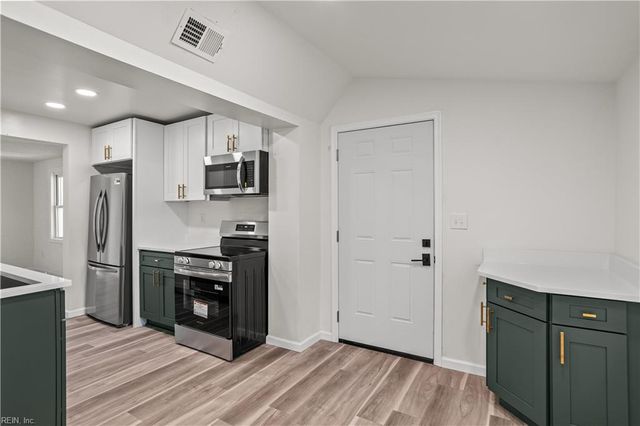 9 Pollux CIR, Portsmouth, VA 23701