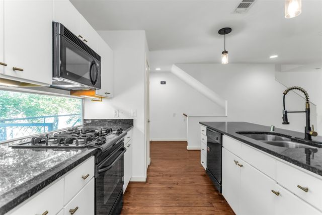 1429 Caddo Street B, Dallas, TX 75204