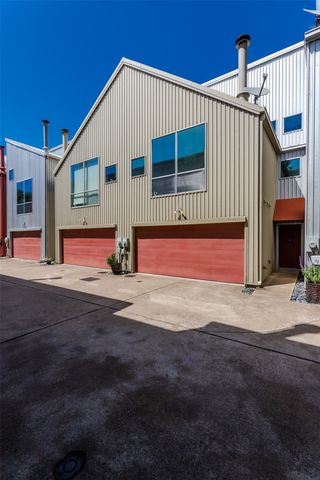 1429 Caddo Street B, Dallas, TX 75204