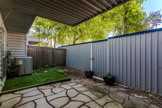 1429 Caddo Street B, Dallas, TX 75204