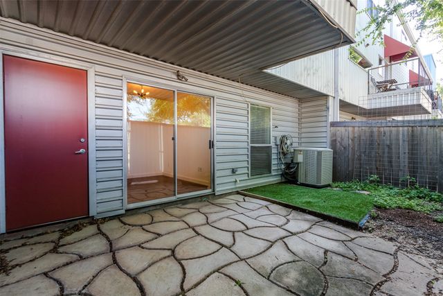 1429 Caddo Street B, Dallas, TX 75204