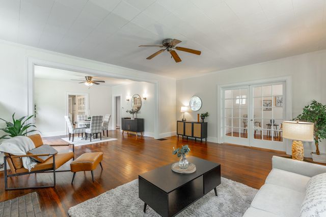 5405 Saint Elmo Avenue, Chattanooga, TN 37409