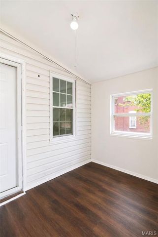 215 Weiss Avenue, St Louis, MO 63125
