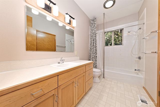 898 SE Dahman Road, Shelton, WA 98584
