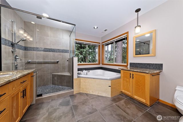 898 SE Dahman Road, Shelton, WA 98584