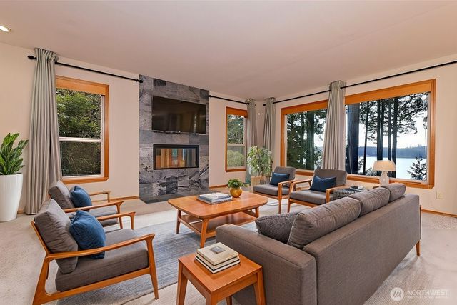 898 SE Dahman Road, Shelton, WA 98584
