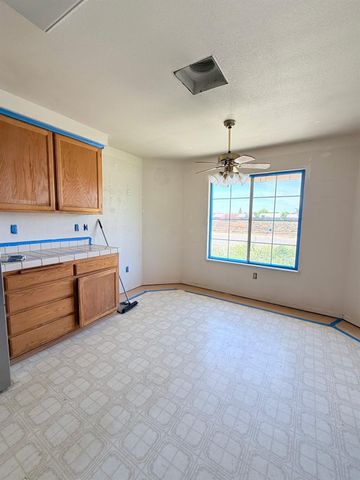 567 Tharp Rd, Yuba City, CA 95993