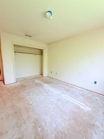 567 Tharp Rd, Yuba City, CA 95993