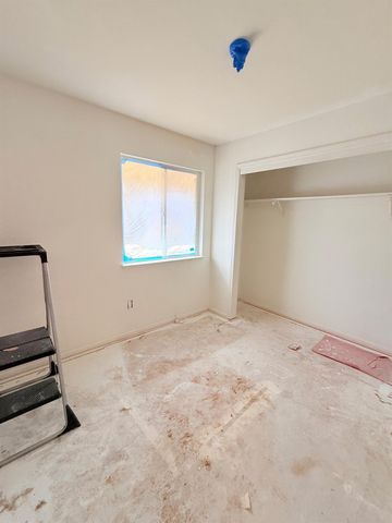 567 Tharp Rd, Yuba City, CA 95993