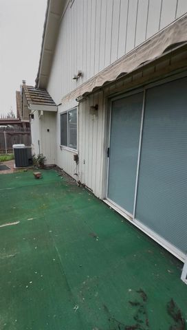 567 Tharp Rd, Yuba City, CA 95993