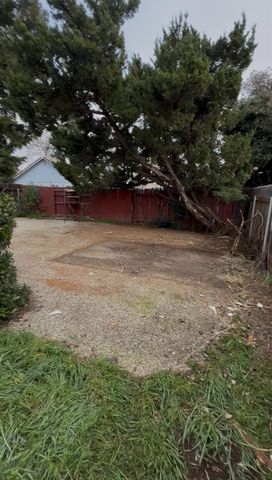 567 Tharp Rd, Yuba City, CA 95993