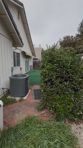 567 Tharp Rd, Yuba City, CA 95993