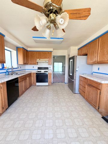567 Tharp Rd, Yuba City, CA 95993
