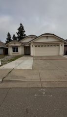 567 Tharp Rd, Yuba City, CA 95993