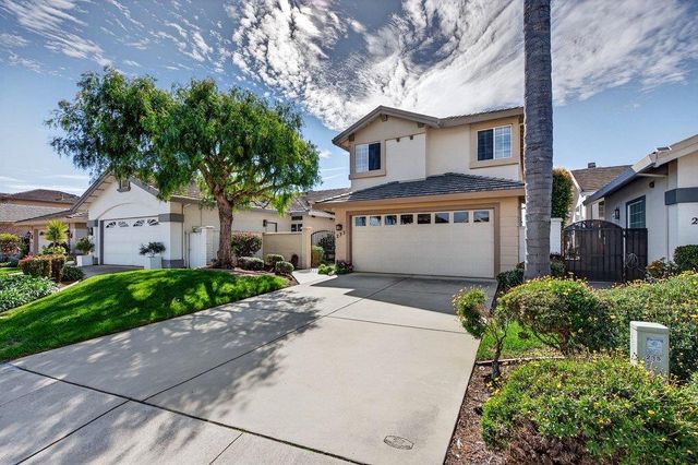 233 Montclair Lane, Salinas, CA 93906