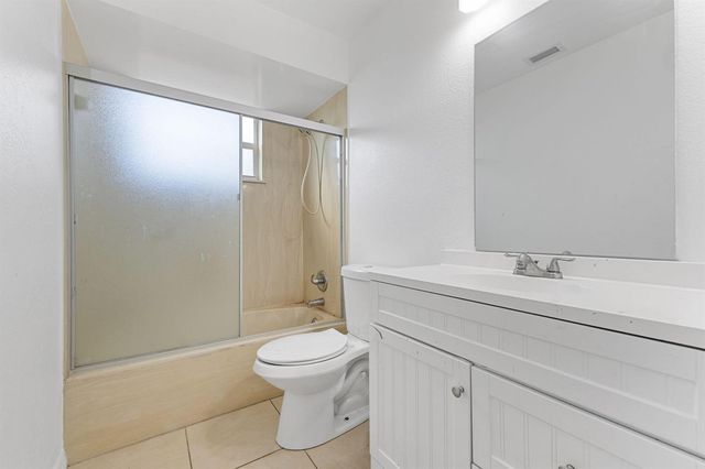 449 SE Oakridge Drive, Port St. Lucie, FL 34984