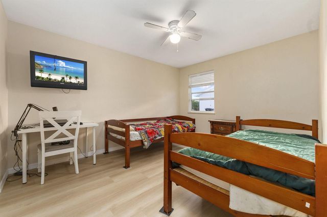 449 SE Oakridge Drive, Port St. Lucie, FL 34984