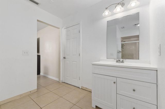 449 SE Oakridge Drive, Port St. Lucie, FL 34984