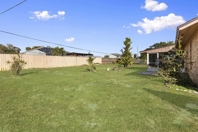 449 SE Oakridge Drive, Port St. Lucie, FL 34984