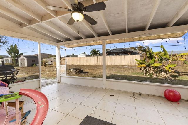 449 SE Oakridge Drive, Port St. Lucie, FL 34984