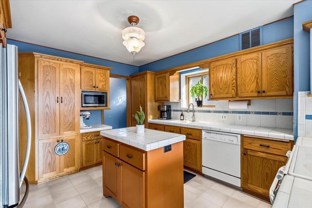 2453 N 66th STREET, Wauwatosa, WI 53213