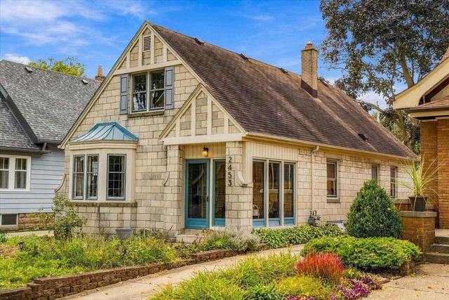 2453 N 66th STREET, Wauwatosa, WI 53213