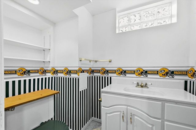 2453 N 66th STREET, Wauwatosa, WI 53213